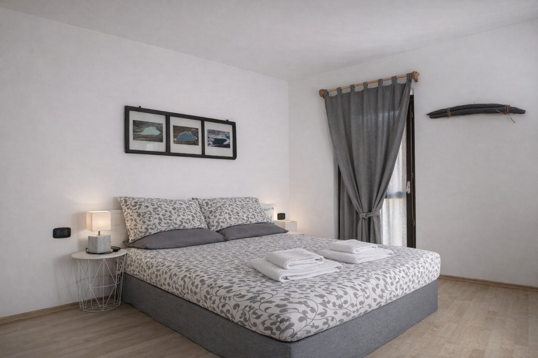 Camera elegante vicino al Lago di Tenno